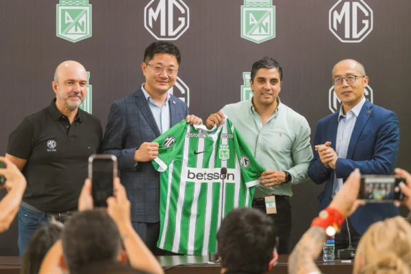 MG Motor Colombia Atlético Nacional sella el fichaje del año uniendo innovación automotriz, pasión verdolaga y experiencias de marca en un acuerdo estratégico de largo plazo.