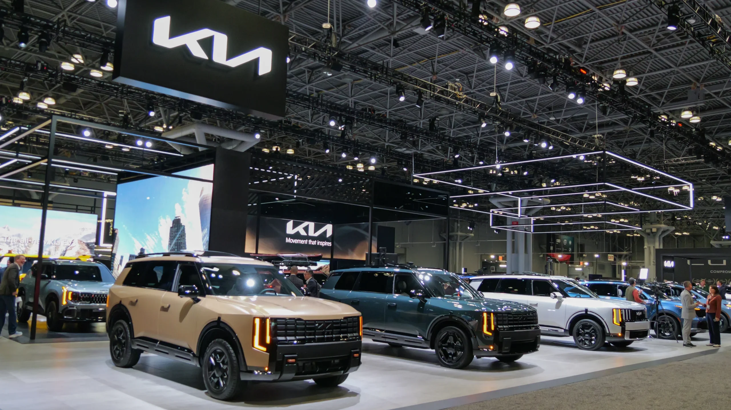 Descubra por qué la marca obtuvo el reconocimiento Kia Mejor Fabricante TopGear.com EV Awards 2026 gracias a su variada gama de movilidad eléctrica.