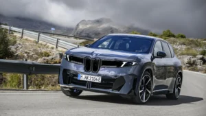 El nuevo BMW iX3 2026 hace historia como Auto Mundial del Año 2026, destacando por su autonomía de 805 km y su innovadora tecnología eléctrica premium.