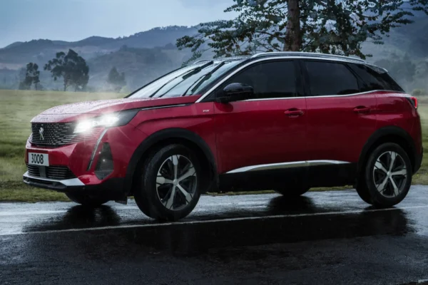 Peugeot Colombia lidera la transformación del mercado automotor con tecnología i-Cockpit, seguridad ADAS y una visión estratégica de movilidad sostenible.