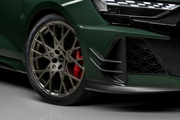 Pirelli P Zero R: el neumático con ADN de Motorsport que equipa al nuevo Audi RS 5 y RS 3 Competition Limited