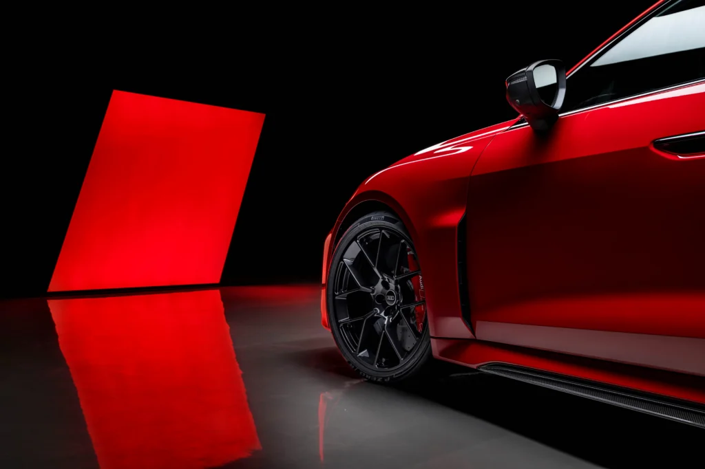 Pirelli P Zero R: el neumático con ADN de Motorsport que equipa al nuevo Audi RS 5 y RS 3 Competition Limited 2 Pirelli P Zero R: el neumático con ADN de Motorsport que equipa al nuevo Audi RS 5 y RS 3 Competition Limited