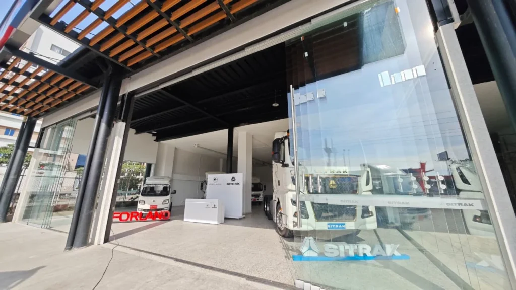 Sitrak y Forland en Cali inauguran nueva vitrina en Acopi con tecnología Euro 6 y el respaldo de Automarcali. ¡Descubre todos los detalles aquí!