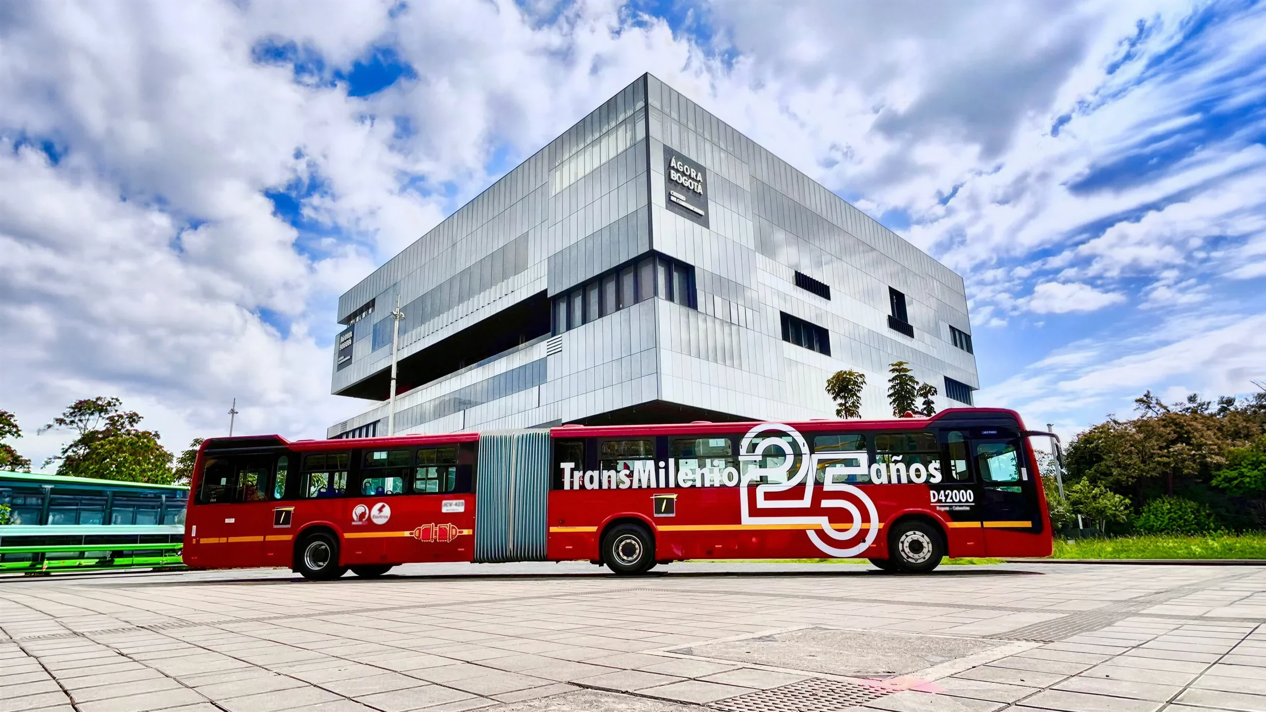 Descubre cómo los BYD buses están transformando el transporte público de Bogotá, marcando un hito en sostenibilidad y tecnología.
