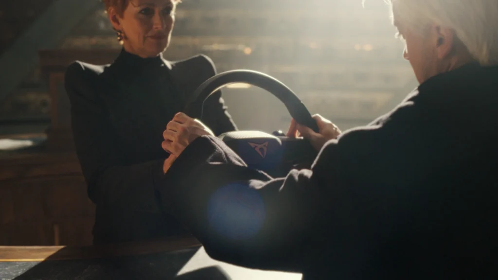 La Campaña global CUPRA con Tom Felton redefine el vínculo entre conductor y auto mediante la mística del cine y el instinto. Conoce más detalles aquí.