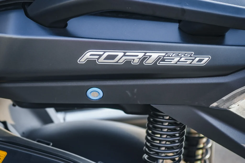 QJ Motos en Colombia llega con el respaldo de Carrera Motos y tecnología de Geely para revolucionar el mercado nacional. Conoce los detalles aquí.