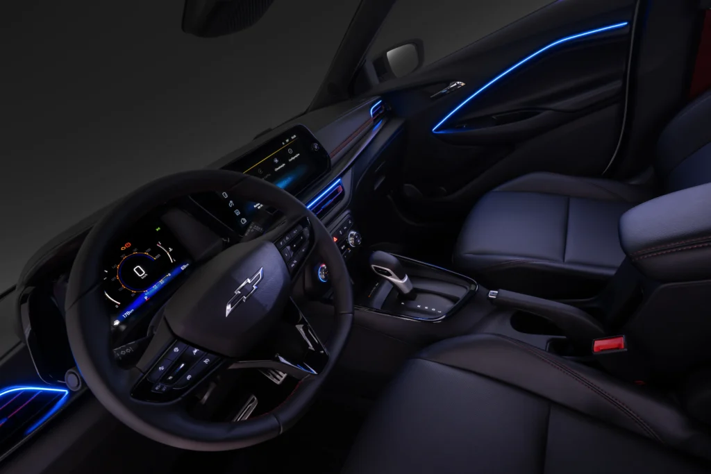 El Chevrolet Sonic 2026 llega a Colombia como un SUV compacto cargado de tecnología y personalización. ¡Descubre todos sus detalles y diseño aquí!