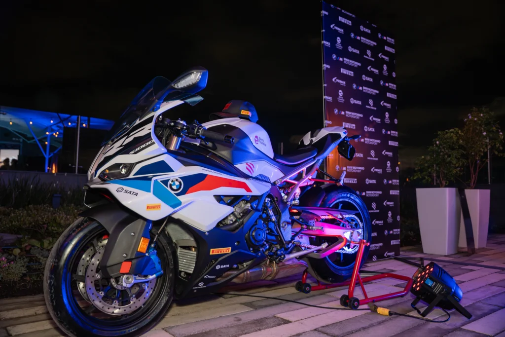 BMW Motorrad GP Colombia 2026 presenta su equipo oficial de pilotos para elevar el estándar del motociclismo nacional. Conoce los detalles aquí.