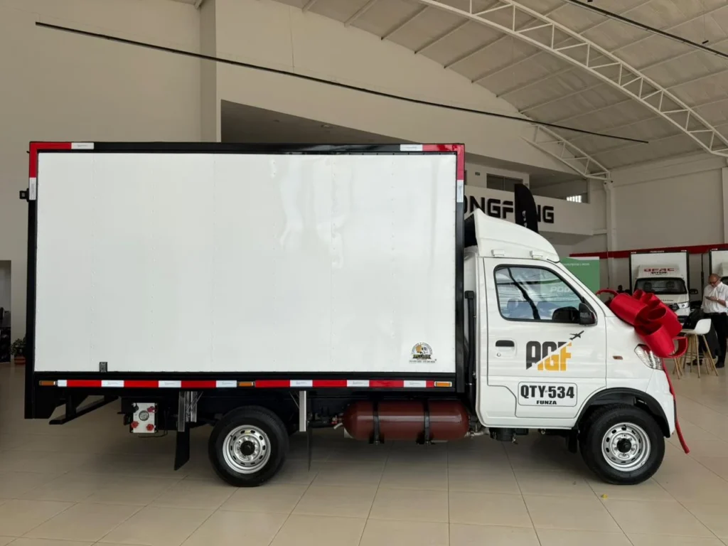 El Capitán W GNV llega a Colombia con un ahorro del 30% en costos operativos y alta eficiencia. Ideal para tu negocio. Conoce todos los detalles aquí.