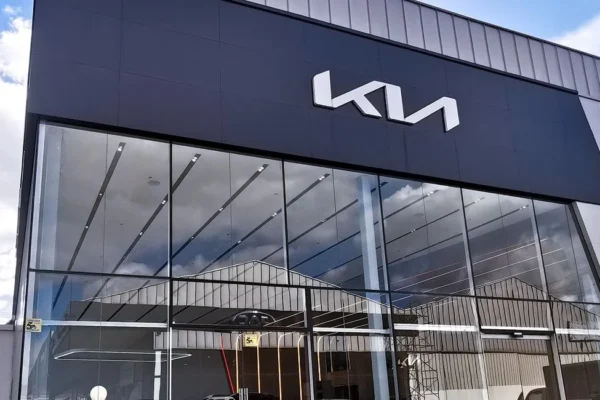 Kia en Colombia 2026 proyecta liderar el mercado con 45.000 matrículas y un 15% de participación. Conoce los detalles de su ambiciosa estrategia aquí.