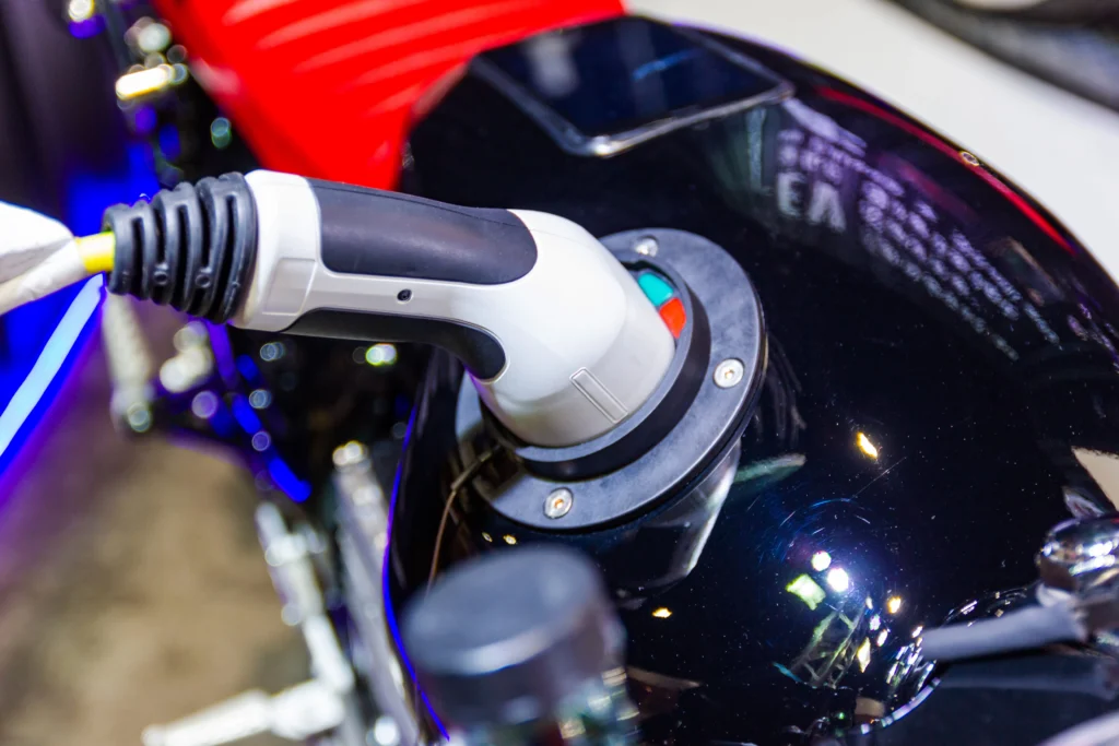 Descubre las 4 señales de alerta para el 
mantenimiento de carros eléctricos en Colombia. 
Aprende a cuidar tu vehículo con el respaldo de smart 
e Inchcape.