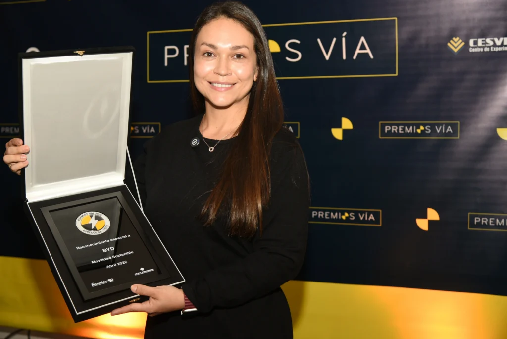 Los Premios Vía 2026 destacaron a Mazda y Renault por su liderazgo en seguridad y posventa. Conoce todos los ganadores de esta gran premiación aquí.
