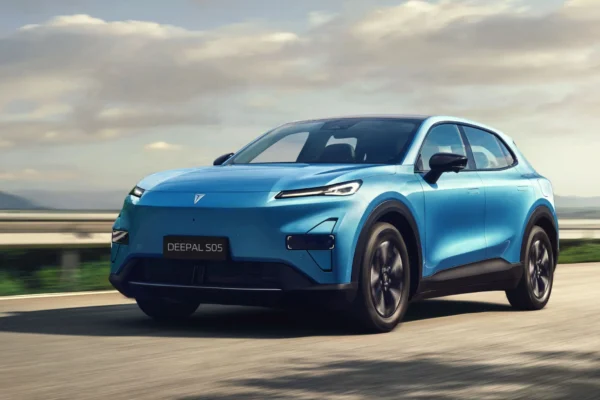 El liderazgo de Deepal Changan en Colombia se consolida con un aumento del 201,6% en ventas y tecnología REEV. Descubre todos los detalles aquí.