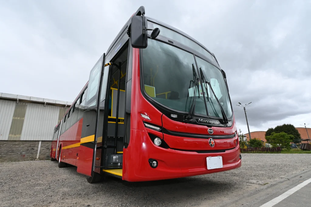 Los buses eléctricos de BYD mejoran el transporte masivo con carga ultrarrápida, optimizando tiempos en ciudades. Conoce todos los detalles aquí.