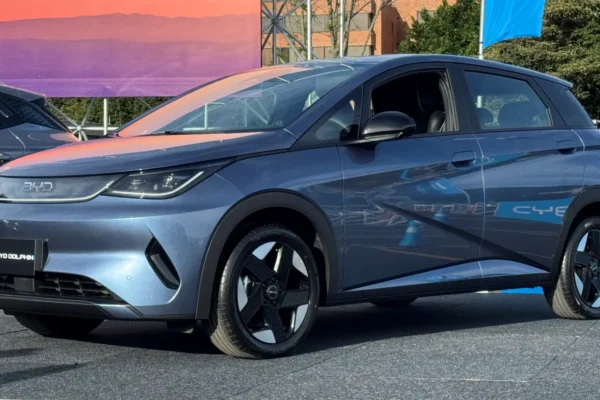 BYD Dolphin 2027 en Colombia