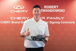 embajador de Chery Chery