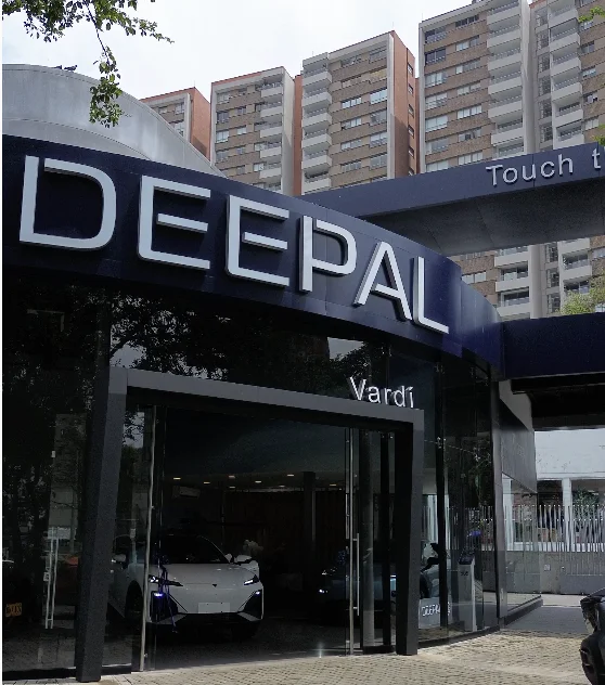 nueva vitrina Deepal Medellín Deepal