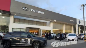 Conoce la renovada vitrina de Hyundai Los Coches en Bogotá. Descubre lo último en movilidad híbrida y tecnología premium. ¡Entra y vive la experiencia!