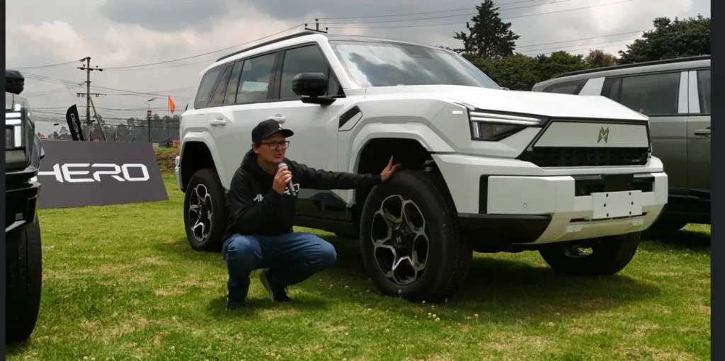 Descubre el nuevo M-Hero 917 en Colombia: un todoterreno híbrido de 677 hp con tecnología militar y lujo extremo. Conoce todos sus detalles aquí.