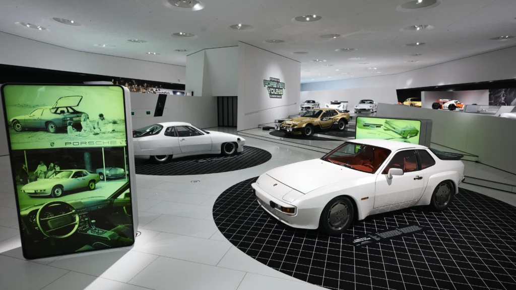 La Porsche serie Transaxle cumple 50 años de innovación y equilibrio mecánico. Conoce la historia de estos deportivos y su legado técnico aquí.