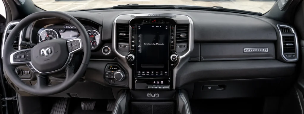 La nueva RAM 1500 Night Edition llega a Colombia con diseño exclusivo y motor eTorque. Descubre potencia y estilo en cada detalle aquí.