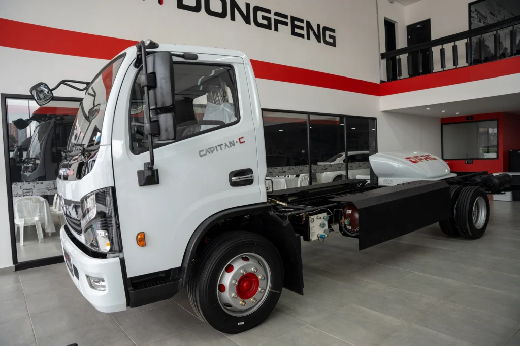 DFAC Dongfeng DQR GNV: el camión que renueva la carga en Bogotá 2 DFAC Dongfeng DQR GNV DFAC Dongfeng