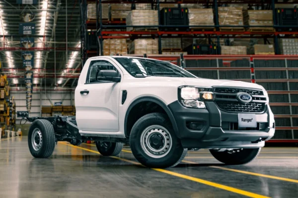 Descubre la robusta Ford Ranger XL Chasis, la herramienta definitiva para potenciar tu negocio en Colombia. Conoce su potencia y tecnología aquí.