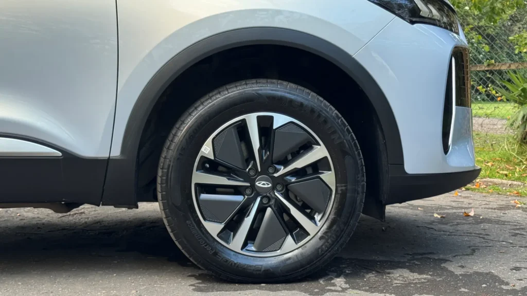 Chery Tiggo 4 CSH 2026 a prueba: eficiente en consumos y con amplio espacio interior 5 Chery Tiggo 4 CSH híbrido 2026 en Colombia test drive