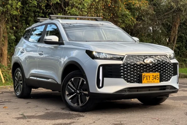 Chery Tiggo 4 CSH híbrido 2026 en Colombia test drive