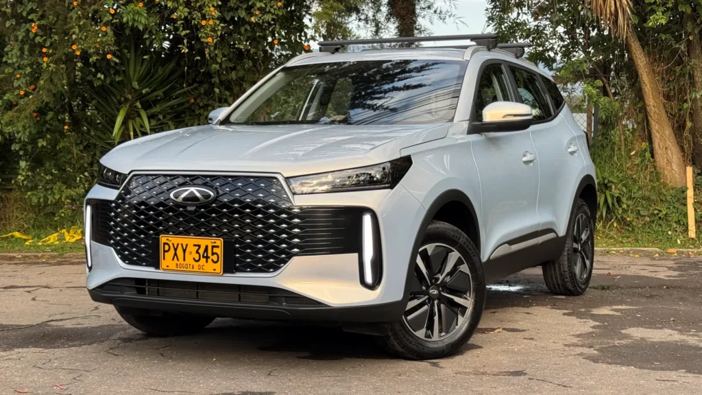 Chery Tiggo 4 CSH 2026 a prueba: eficiente en consumos y con amplio espacio interior 16 Chery Tiggo 4 CSH híbrido 2026 en Colombia test drive