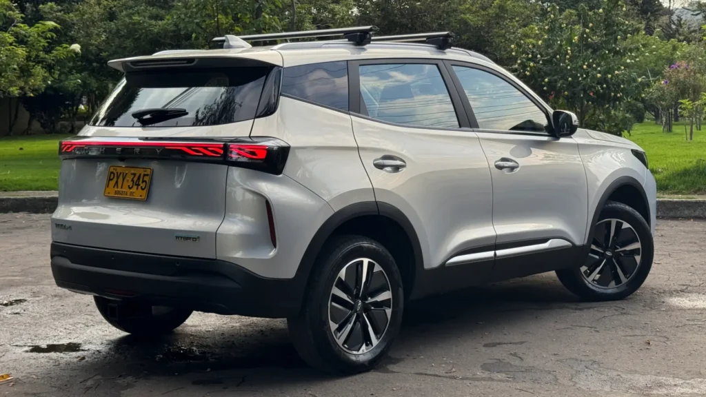 Chery Tiggo 4 CSH 2026 a prueba: eficiente en consumos y con amplio espacio interior 15 Chery Tiggo 4 CSH híbrido 2026 en Colombia test drive