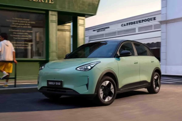Conoce el nuevo Geely EX2, el hatchback eléctrico más competitivo de Colombia con 395 km de autonomía. Descubre sus versiones y tecnología aquí. ⚡