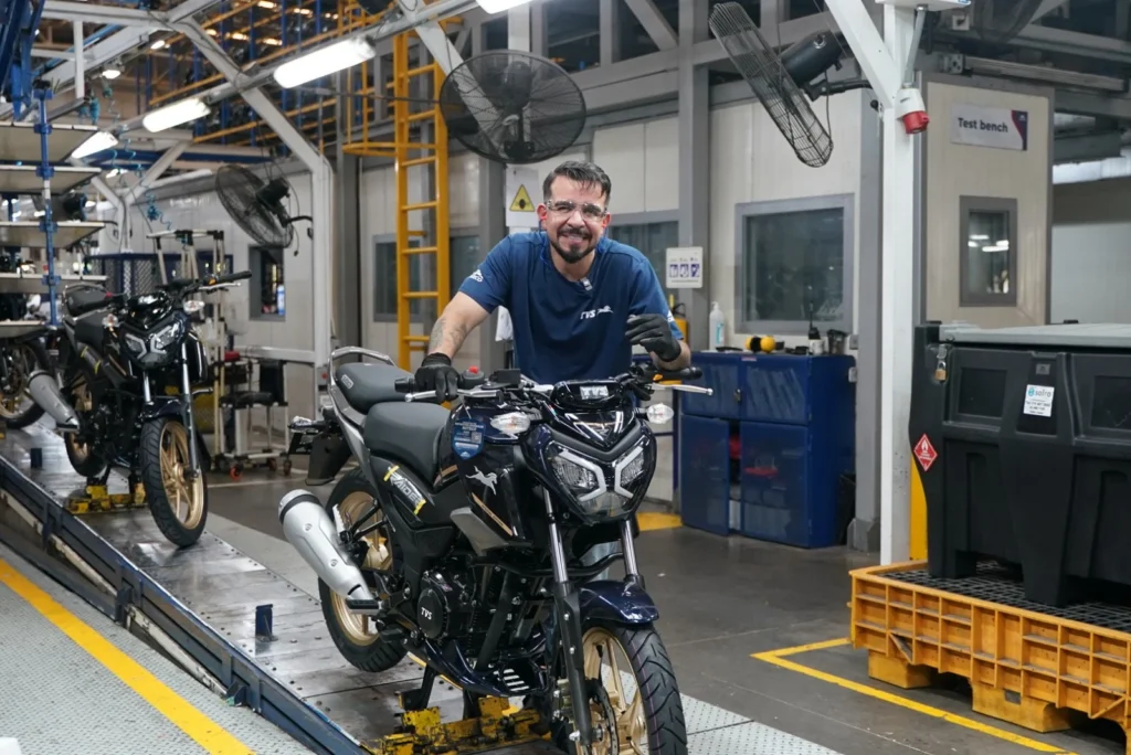 Descubre TVS Calidad 360, el programa que conecta a usuarios con la excelencia en la planta de Auteco. Conoce la calidad de cada moto TVS. ¡Lee más!