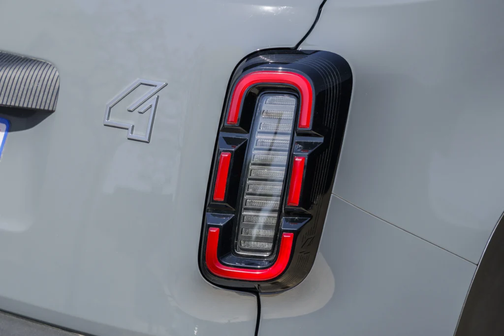 Renault 4 E-Tech Renault