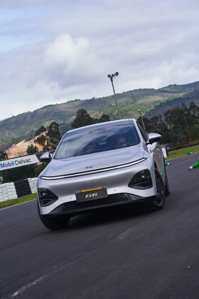 Conducción autónoma de XPENG: el desafío tecnológico en Tocancipá 3 Descubre cómo la conducción autónoma de XPENG revoluciona la movilidad en Colombia. Pruebas exitosas en Tocancipá demuestran el futuro. ¡Lee más!