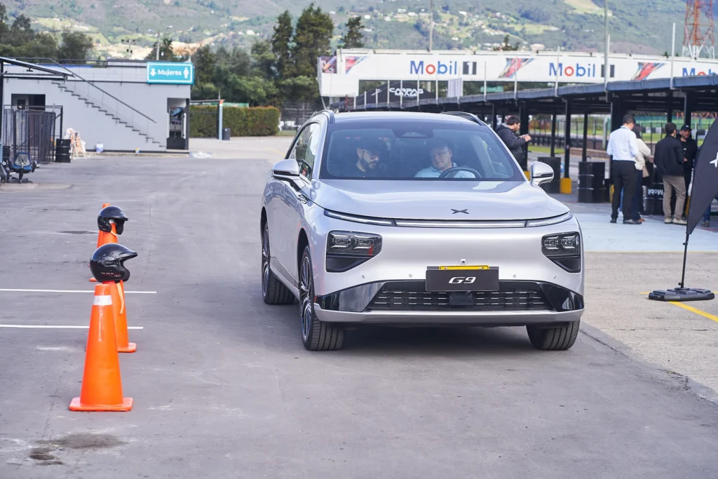 Conducción autónoma de XPENG: el desafío tecnológico en Tocancipá 4 Descubre cómo la conducción autónoma de XPENG revoluciona la movilidad en Colombia. Pruebas exitosas en Tocancipá demuestran el futuro. ¡Lee más!