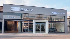 apertura de vitrina de Geely Geely