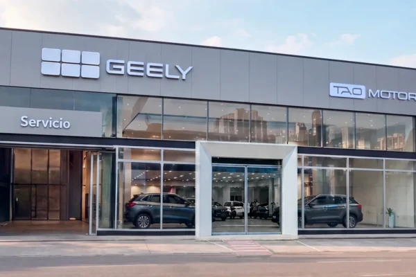 apertura de vitrina de Geely Geely
