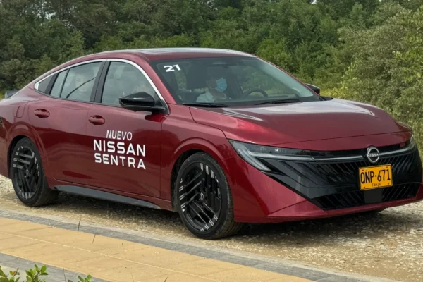 Nissan Sentra 2027 lanzamiento en Colombia