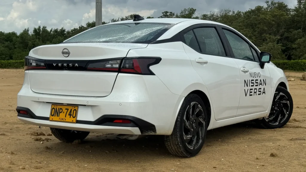 Nissan Versa 2027 lanzamiento en Colombia