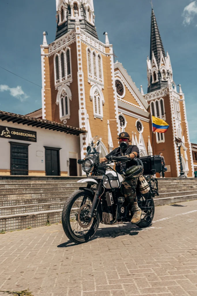 Homenaje Héroes de la Patria de Royal Enfield Royal Enfield