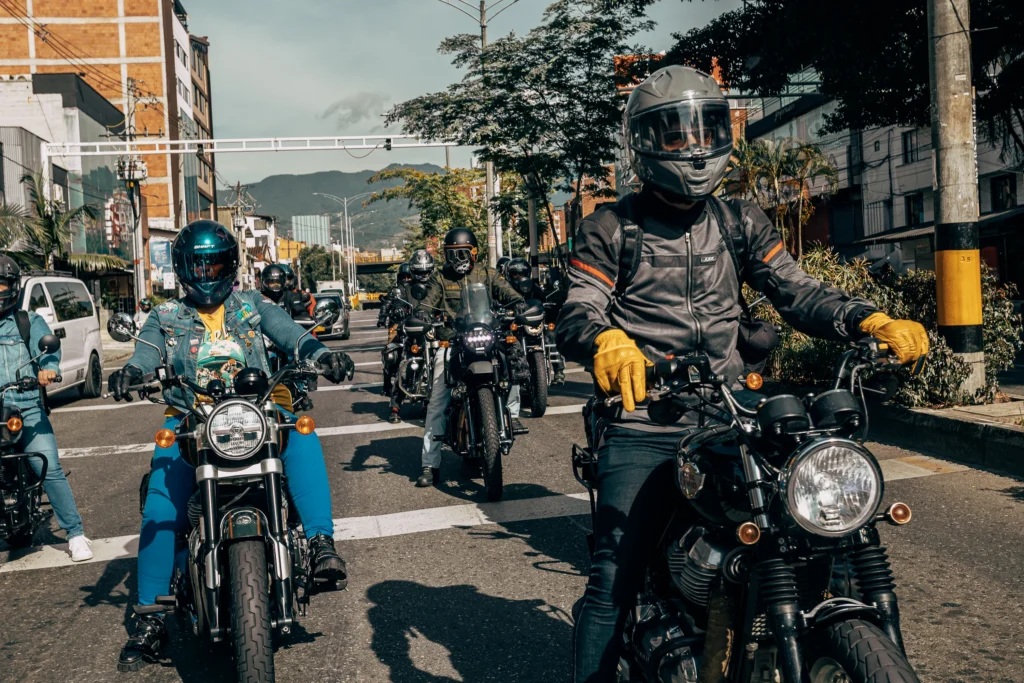 Homenaje Héroes de la Patria de Royal Enfield Royal Enfield
