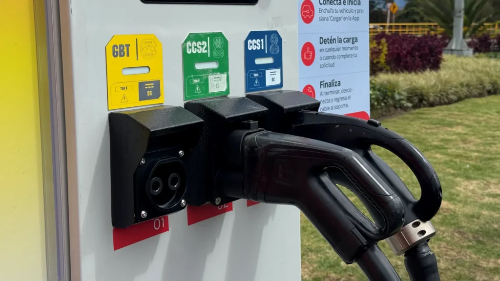 Terpel ya tiene listo su nuevo punto de carga ultrarrápida para vehículos eléctricos en Chía 3 Terpel cargador ultrarrápido EDS El Sol