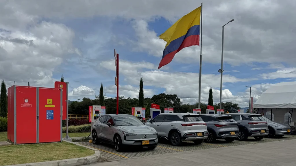 Terpel ya tiene listo su nuevo punto de carga ultrarrápida para vehículos eléctricos en Chía 4 Terpel cargador ultrarrápido EDS El Sol