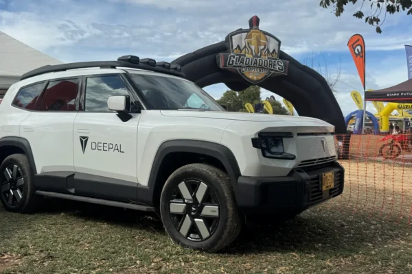 Deepal G318 Max Adventure capacidad off-road en Colombia