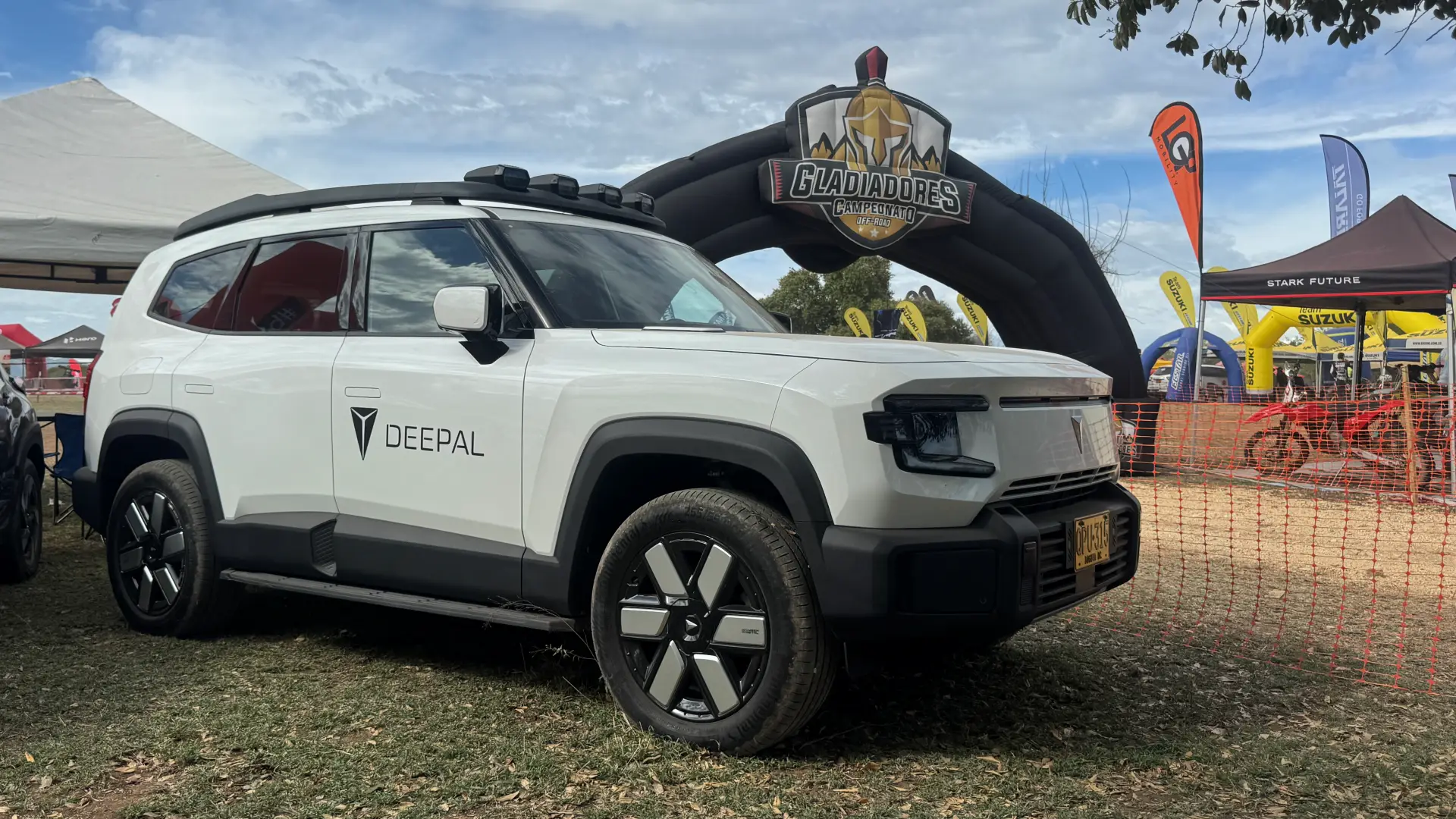 Deepal G318 Max Adventure capacidad off-road en Colombia