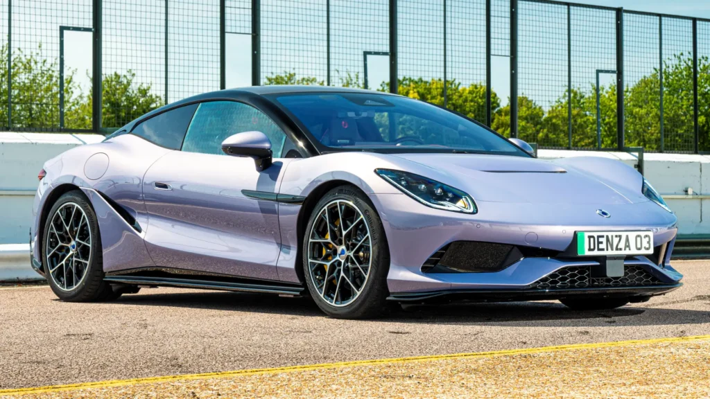 Así es el Denza Z, el nuevo supercar eléctrico desarrollado por BYD que alcanza los 300 km/h 3 Denza Z 2026 debut oficial