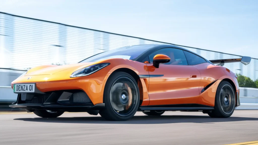 Así es el Denza Z, el nuevo supercar eléctrico desarrollado por BYD que alcanza los 300 km/h 7 Denza Z 2026 debut oficial