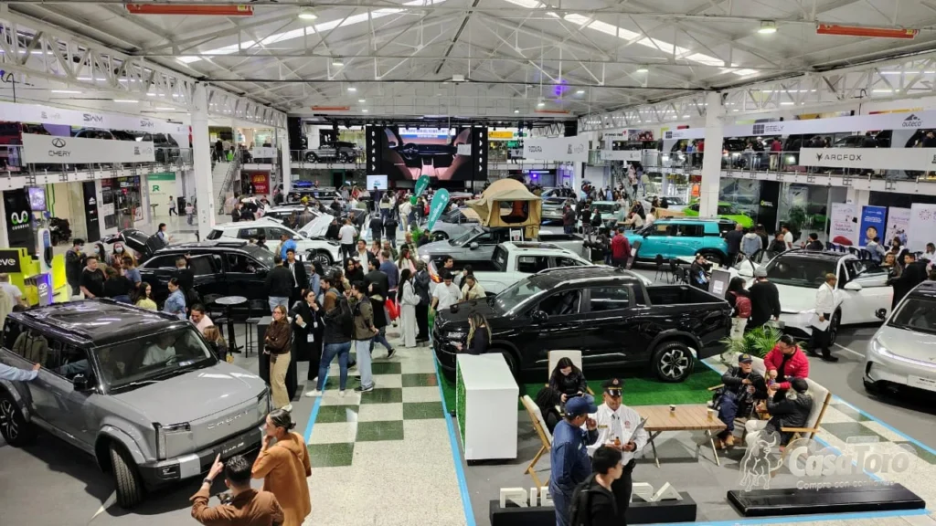 balance de la ExpoFeria de Vehículos Eléctricos Varios