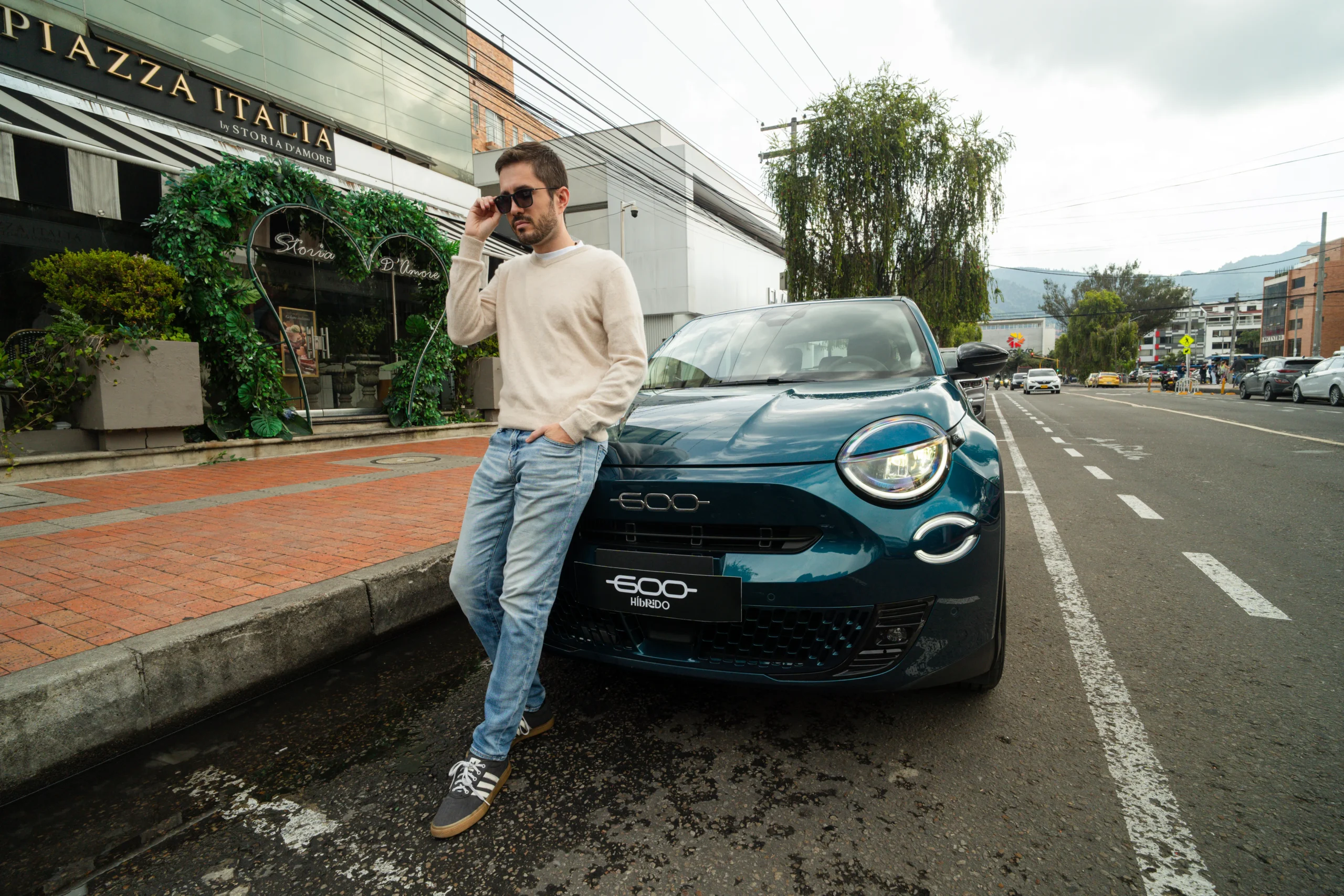 Fiat 600 Hybrid: la respuesta italiana a la creciente congestión urbana en Colombia